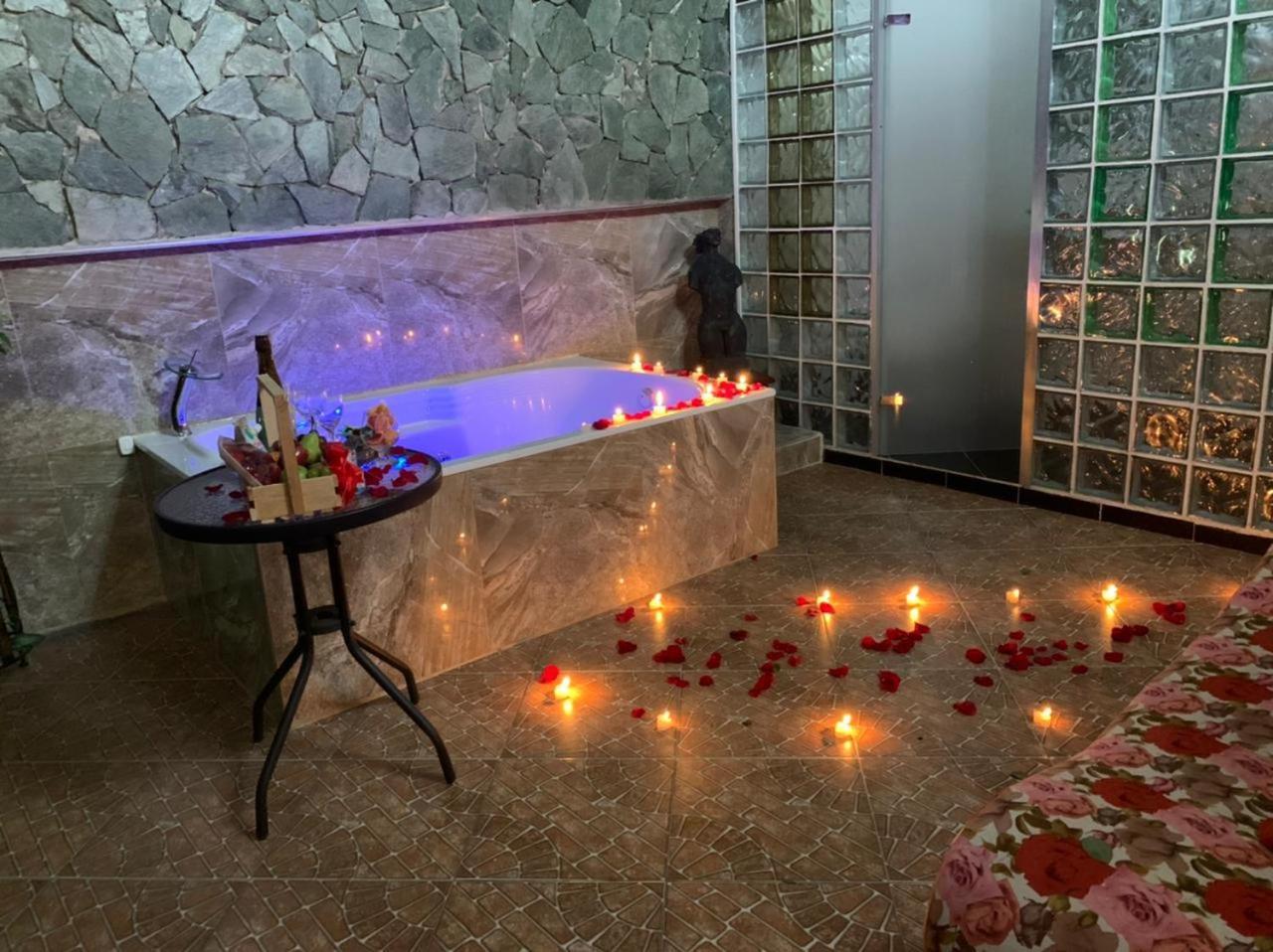 Hotel Alcatraz Yarumal Rom bilde